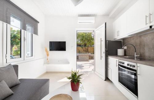 Neo Psychiko Apartamento | The HostMaster Aethereal Style