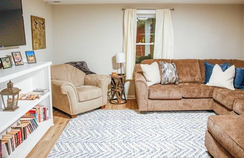 Salem Casa | The House at Jocassee Farm with animals & hot tub