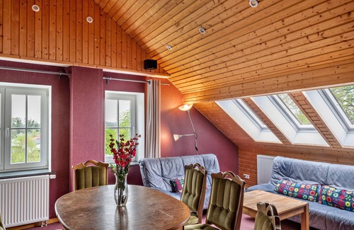 Groß Grabow Casa | "Casa junto al estanque" para 20 personas, con jardín, Wi-Fi y estanque