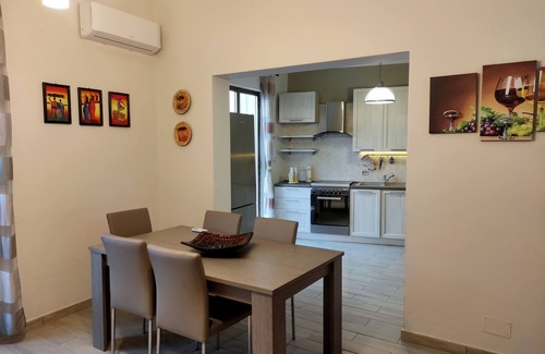 Torre Archirafi Casa | The house in the small square