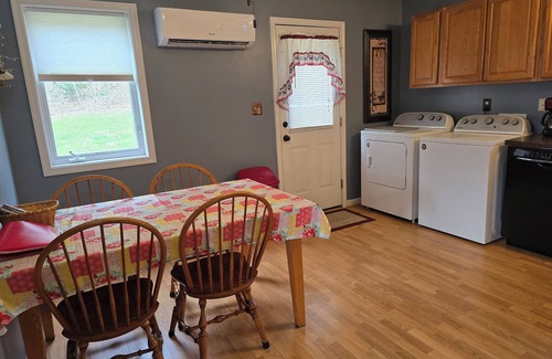 Stanardsville Casa | The House in the Holla at the foot of Shenandoah National Park