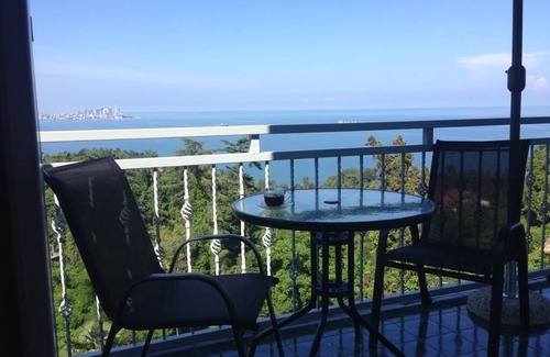Mtsvane Kontskhi Casa | The house is located by the botanical garden, with access to the Cape Capebeach.