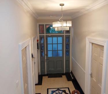 Ealing Common Apartamento | The house of Asha and Sunny