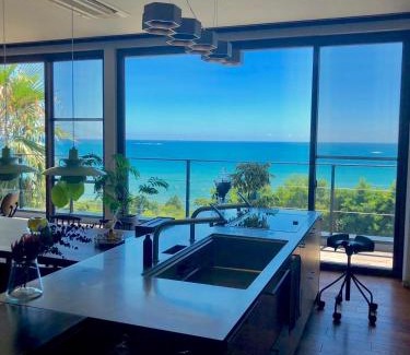 Nachikatsuura Villa | The House of Beach