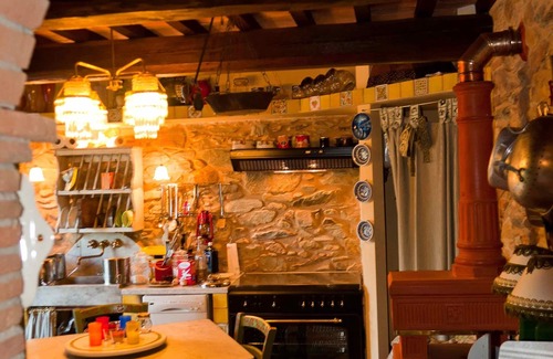 Buti Casa | La casa de los recuerdos: casa de campo con piscina, campo de olivos, viñedos y frutales