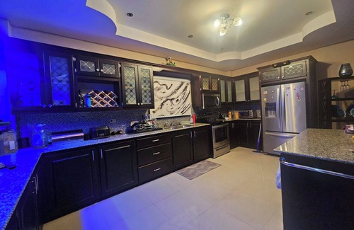 Claxton Bay Casa | La Casa de Alabanza 4Bd
