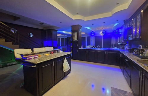 Claxton Bay Casa | La Casa de Alabanza 4Bd