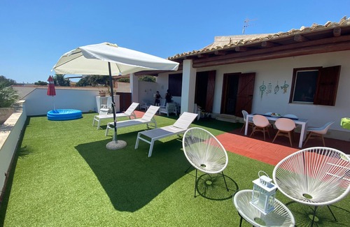 Reitani Villa | The House on the Beach: Dimora Elma