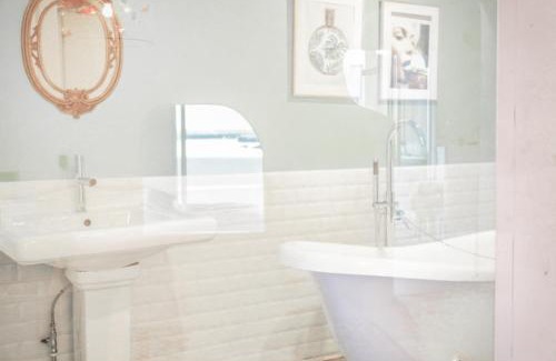 Hayama Villa | The House on the beach