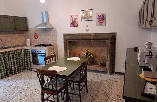 Lake Bracciano Apartamento | The House Under the Castle