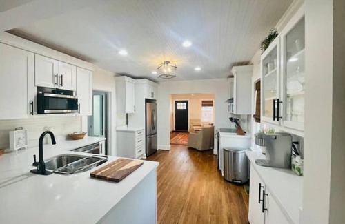 West Jefferson Casa | The Huddie Hut
