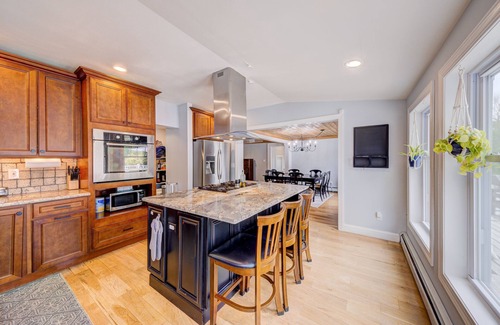Harriman Casa | The Hudson Hideaway! Pool, Hot Tub, Sauna ~1HR to NYC