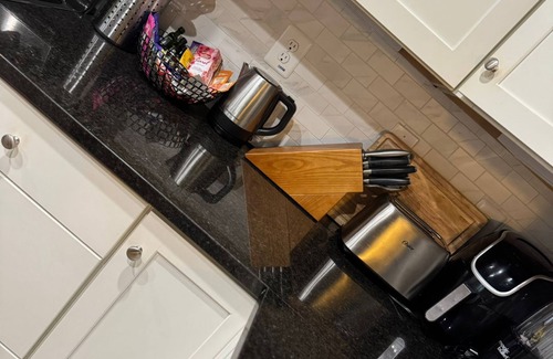 Downtown Baltimore Casa | The Hudson: Luxury, Comfort, & Prime Location!