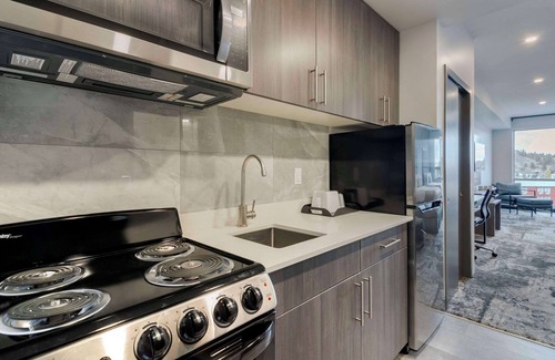 Kamloops Hotel | The Hue Hotel, Ascend Hotel Collection