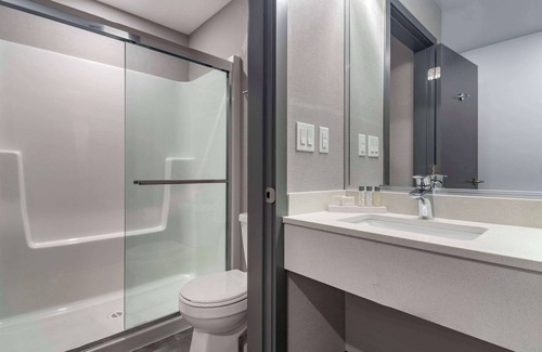 Kamloops Hotel | The Hue Hotel, Ascend Hotel Collection