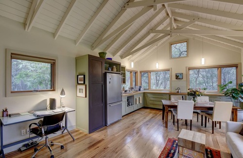 Long Branch Valley Cabaña | Una joya arquitectónica pacífica y romántica (Dripping Springs - Austin)