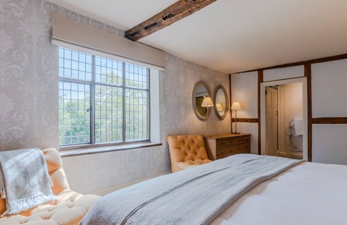 Alcester Otro | The Hunting Lodge at Ragley Estate - sleeps 16 guests in 7 bedrooms
