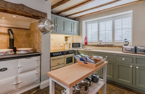 Alcester Otro | The Hunting Lodge at Ragley Estate - sleeps 16 guests in 7 bedrooms