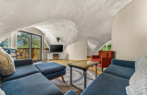 Intermountain Casa | The Iconic Vail Ski Dome, Free parking for skiers!