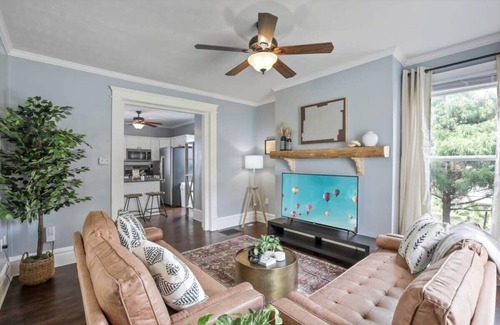 Old North Columbus Casa | The Indiana Stunner S