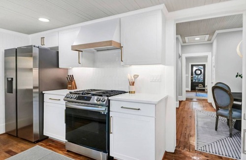 Earlewood Casa | The Indigo - 2BR w/Hot Tub & Outdoor Space