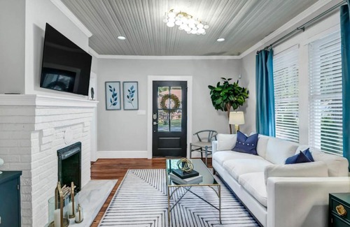 Earlewood Casa | The Indigo 2BR with Hot Tub