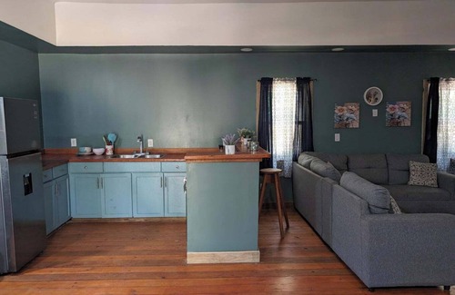 Guanaja Casa | The Indigo House - 2 Bedroom Island Home