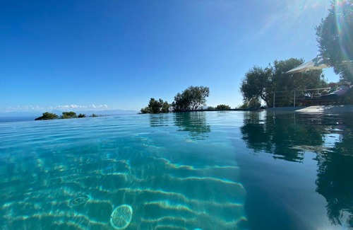 Votsi Apartamento | The Infinity 180 Luxury Suites