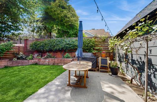 Central District Casa | The Ink & Iron Retreat