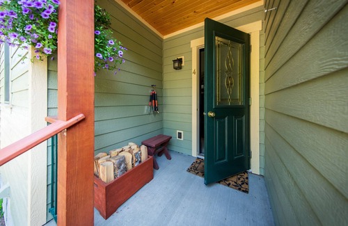 Croftville Condominio | El Inn en Croftville Road Cottages # 4. En la orilla del lago superior.