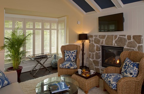 Bainbridge Island Hotel | The Inn at Pleasant Beach