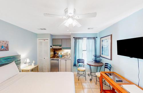 Gulf Lagoon Beach Hotel | The Inn at St. Thomas Square #1202c
