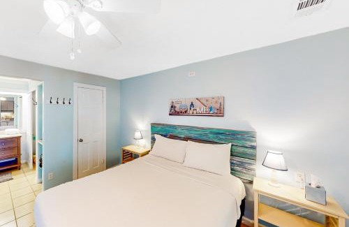 Gulf Lagoon Beach Hotel | The Inn at St. Thomas Square #1202c