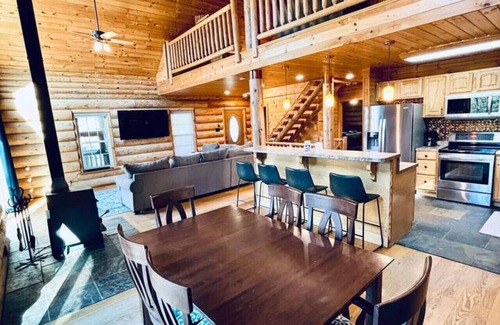 Saint Helens Cabina | The Inn Between at RRG