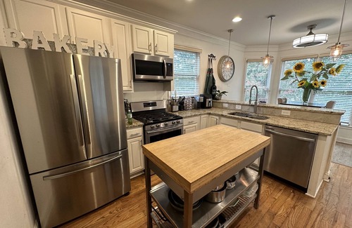 Mechanicsville Casa | The Intown ATL Mechanicsville Luxury Oasis! <1.5 mile to Mercedes-Benz Stadium!