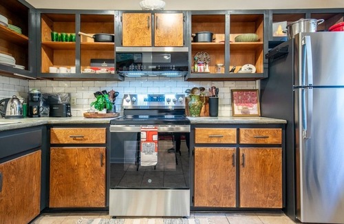 Oxford Casa | The Ira, 2 miles from the Square and Campus!