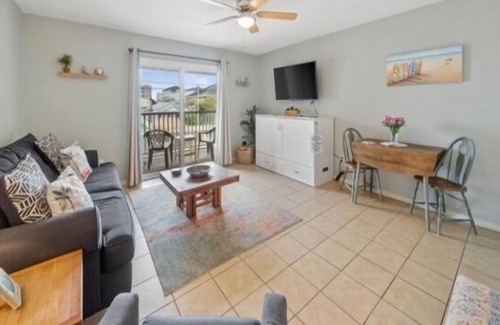 Carolina Beach Condominio | The Island Gem 1 Bedroom Condo by Redawning