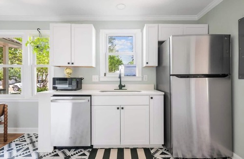 Riverland Terrace Casa | Cozy 2BR Home - Riverland Terrace - Beach/Downtown