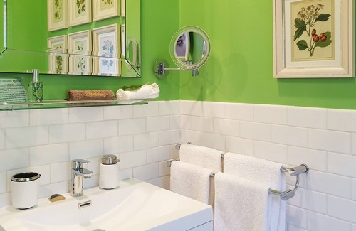 Somerset West Cama Y Desayuno | El Ivy Cottage B & B en Villa Adalbert Guest House