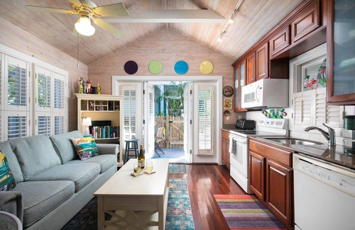 Key West Historic District Cabaña | The Ivy Cottage - Private Home in Key West