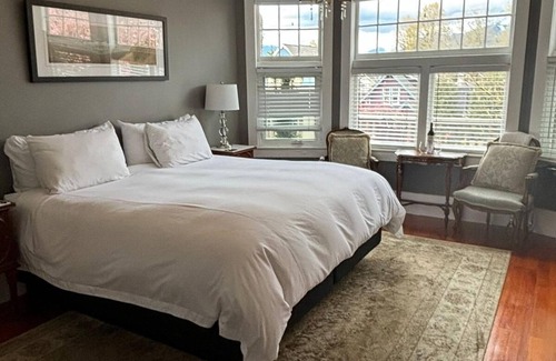 Grandview-Woodland Casa | The Ivy On Parker Guest House