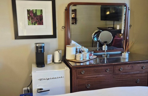 Grandview-Woodland Casa | The Ivy On Parker Guest House