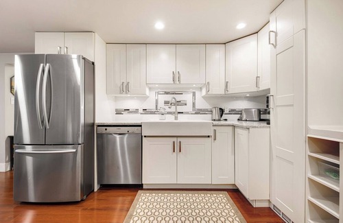 Grandview-Woodland Casa | The Ivy On Parker Guest House