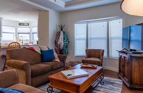 Bradley Casa | The J's Nest Cottage - Quiet Country Cottage with Mountain Views!
