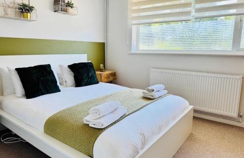 Cambridge Casa | The Jade House - Cambridge Rental with Garden and BBQ, Near City Centre