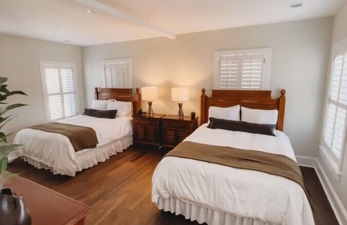 Downtown Hotel | The Jefferson Inn Rm. 2 | Standard Suite