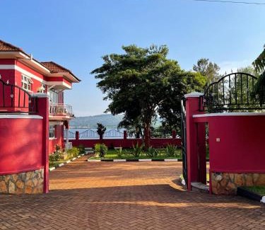 Jinja Cama Y Desayuno | The Jewel and the Lake
