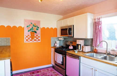Windsor Park Casa | The Jewel Box—Historic Tiny Home by Bottleworks—Walk to Mass Ave Indianapolis
