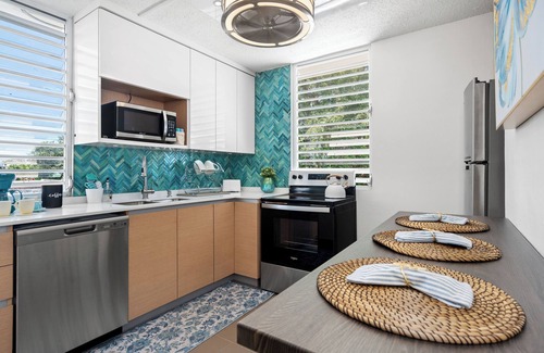 Levittown Apartamento | The Jewel of Levittown: Charming 2-bedroom apartment with WiFi, AC in Toa Baja