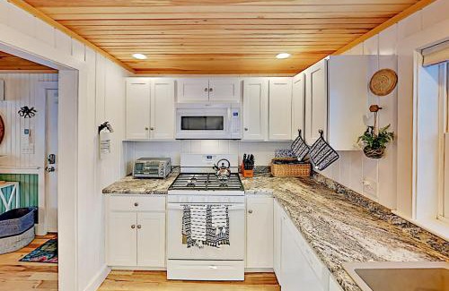 Tenants Harbor Casa | The Jewel of Saint George